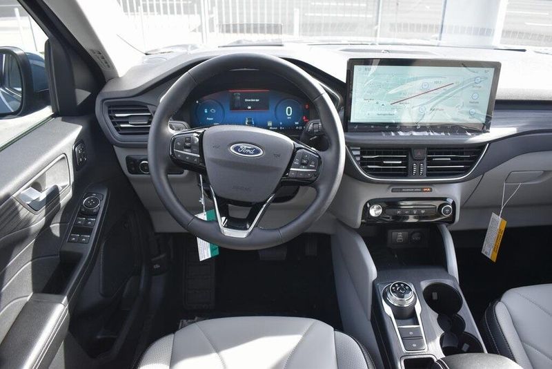 2025 Ford Escape Plug-In Hybrid BaseImage 13