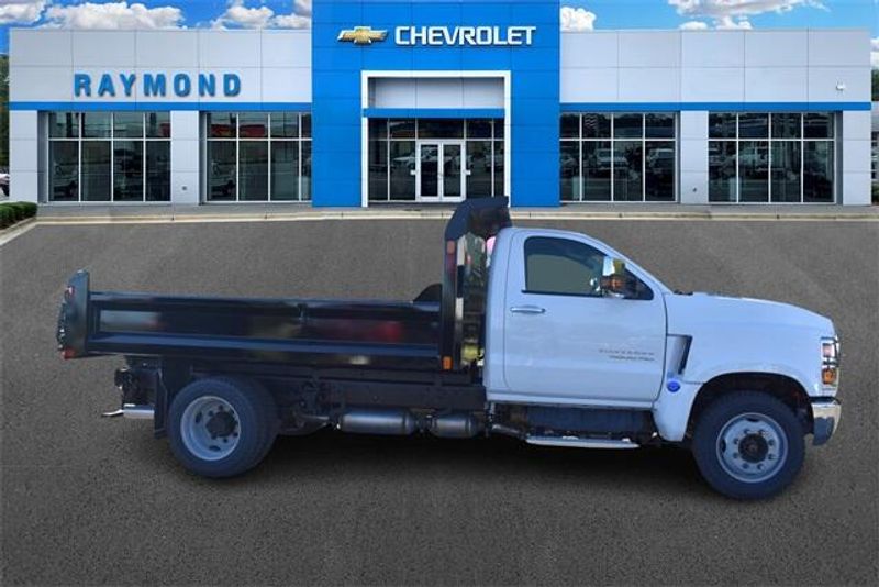 2024 Chevrolet Silverado 4500HD Work TruckImage 2