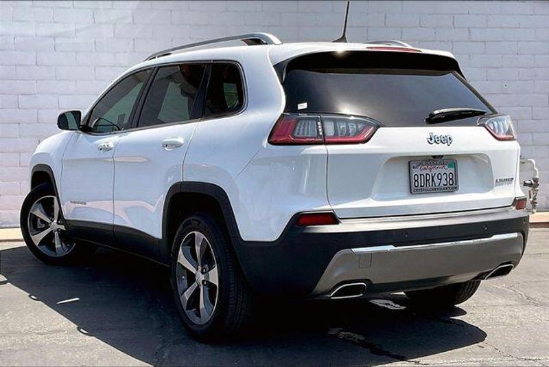 Used 2019 Jeep Cherokee LimitedImage 10