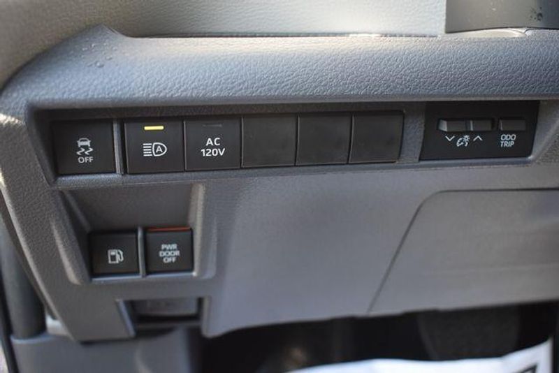 Used 2023 Toyota Sienna LimitedImage 27