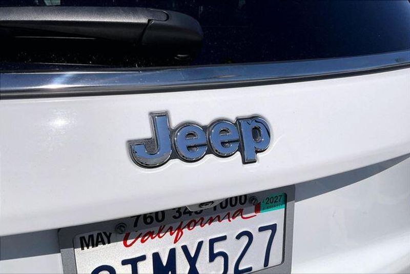 Used 2025 Jeep Compass SportImage 31