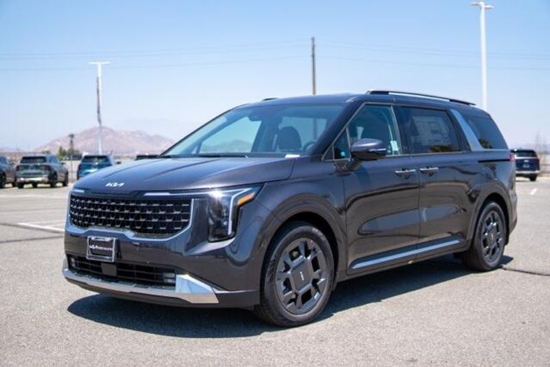 New 2026 Kia Carnival SXImage 3