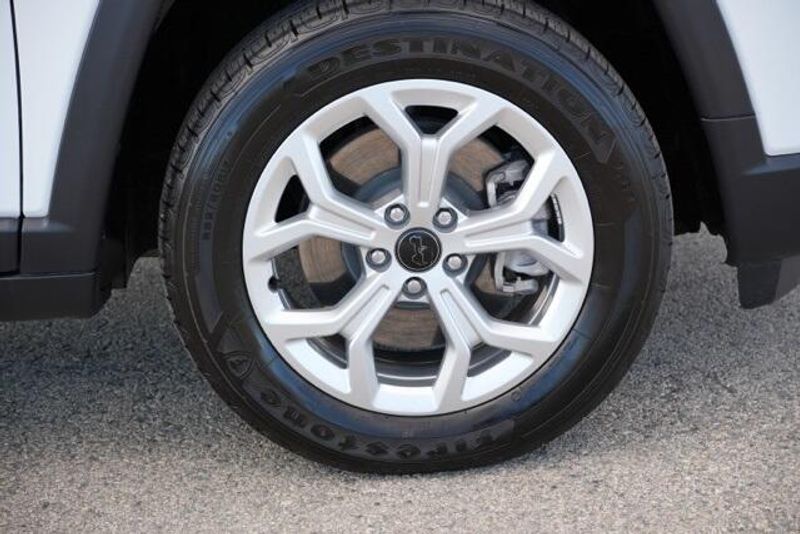 Used 2025 Jeep Compass LatitudeImage 9