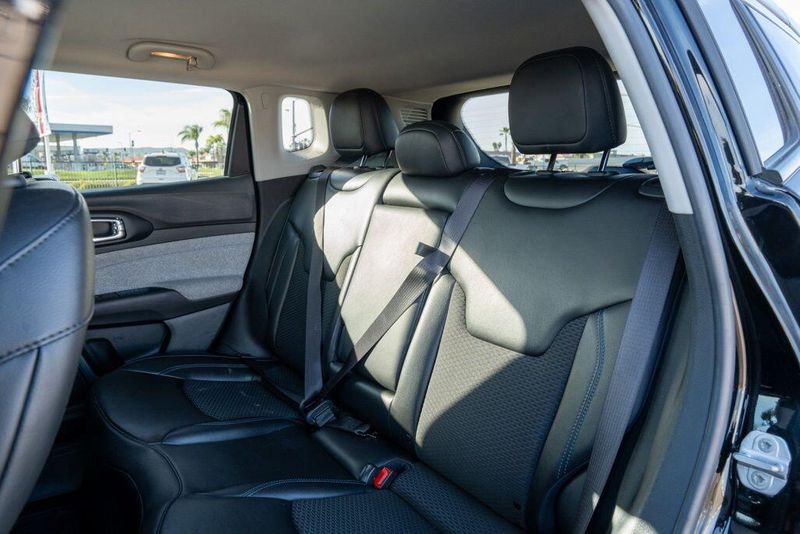 Used 2022 Jeep Compass LatitudeImage 14