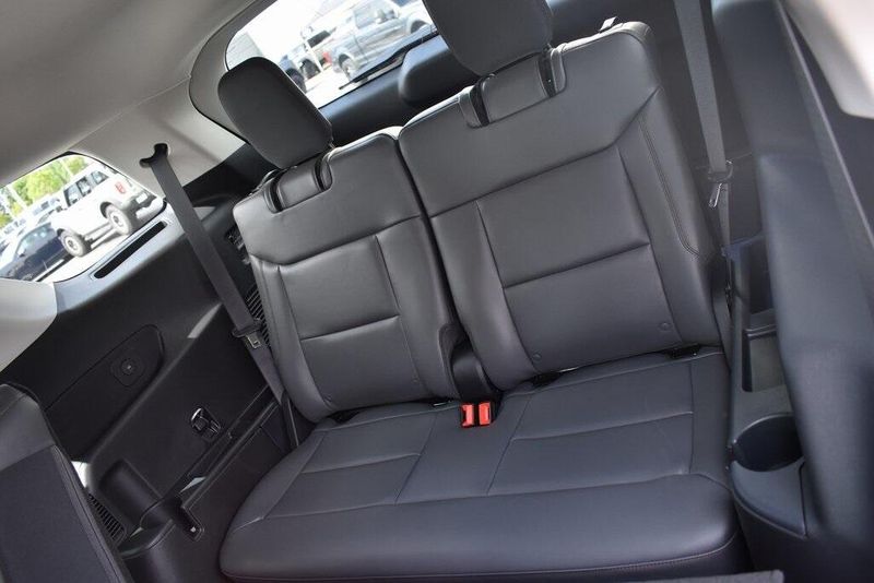 New 2025 Ford Explorer ActiveImage 8