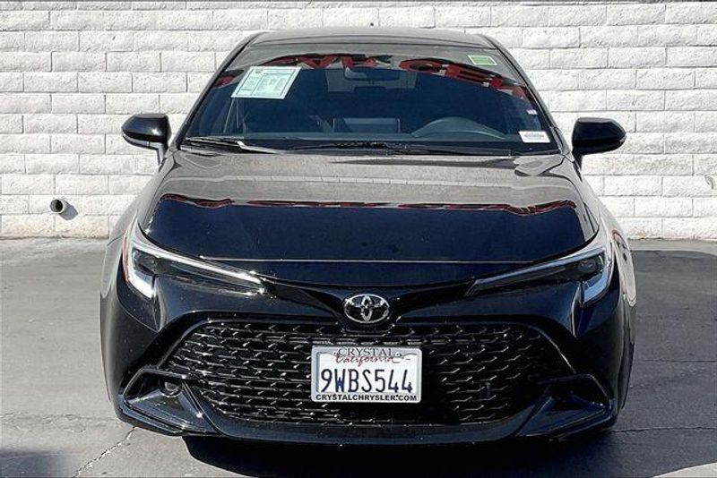 Used 2025 Toyota Corolla Hatchback SEImage 2