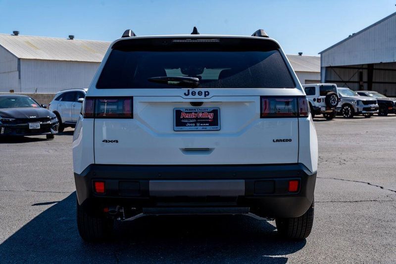 New 2026 Jeep Cherokee LaredoImage 6