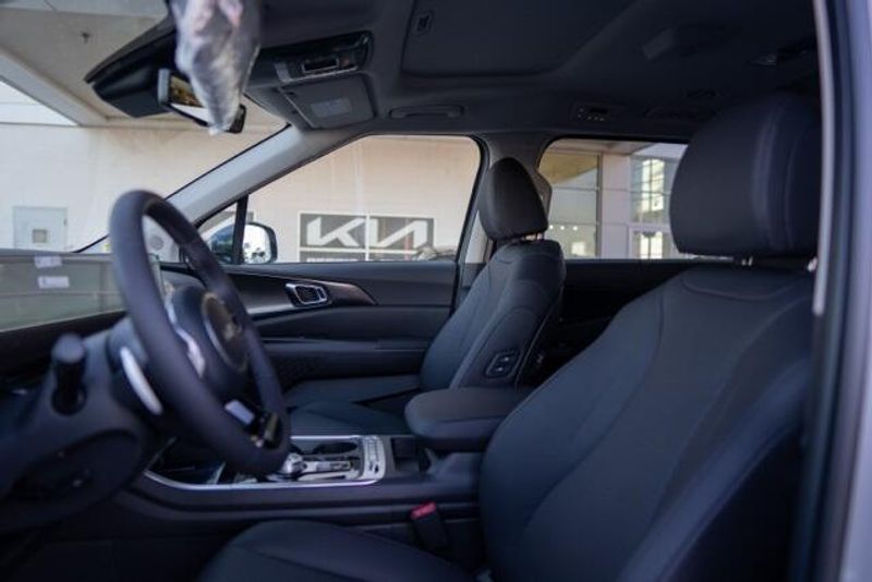 2026 Kia Carnival Hybrid SXImage 10