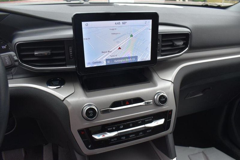 Used 2023 Ford Explorer XLTImage 18