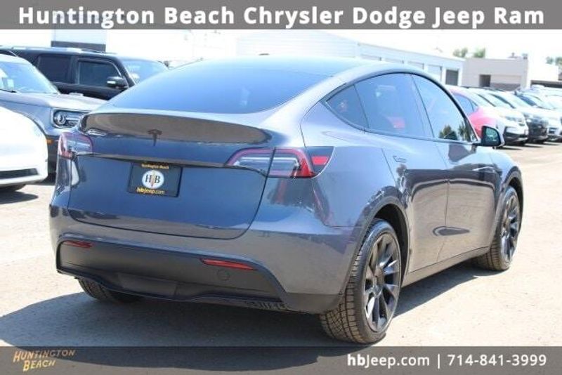 2021 Tesla Model Y Long RangeImage 3