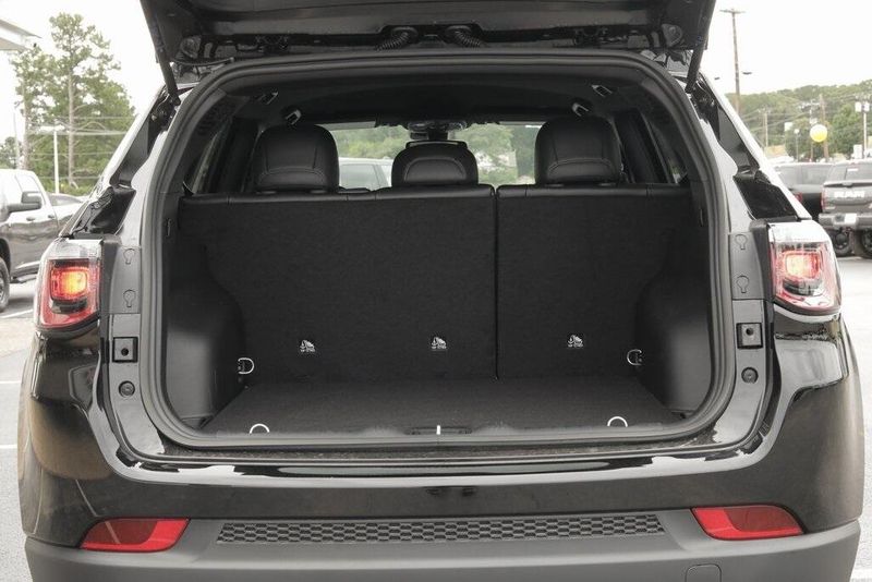 2025 Jeep Compass Latitude 4x4Image 29