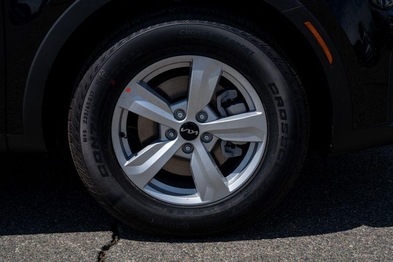 New 2026 Kia Sorento LXImage 9