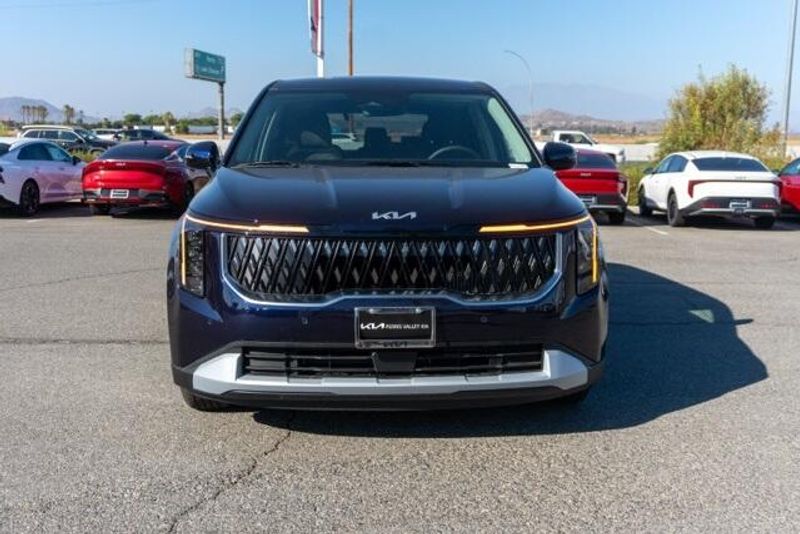 New 2026 Kia Carnival Hybrid EXImage 2