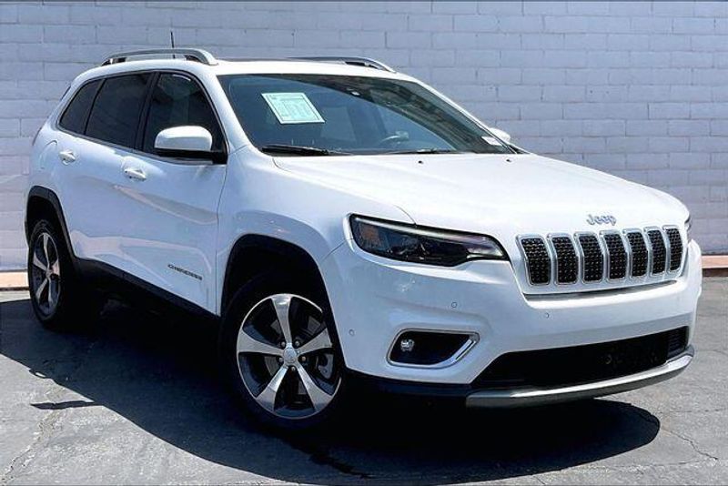 Used 2019 Jeep Cherokee LimitedImage 12