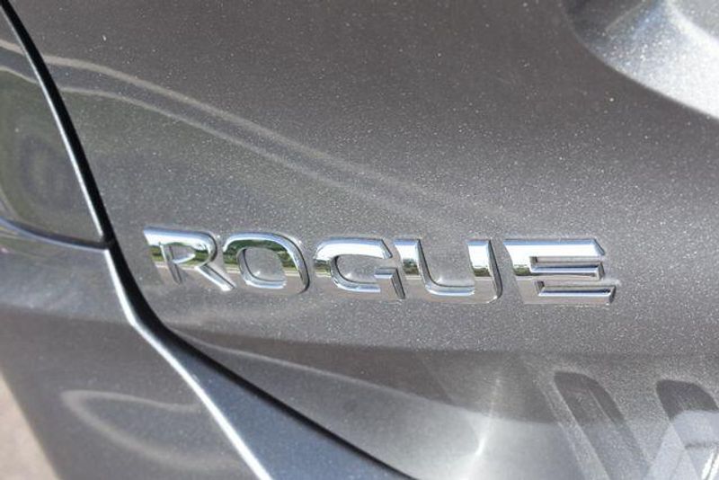 Used 2018 Nissan Rogue SImage 14