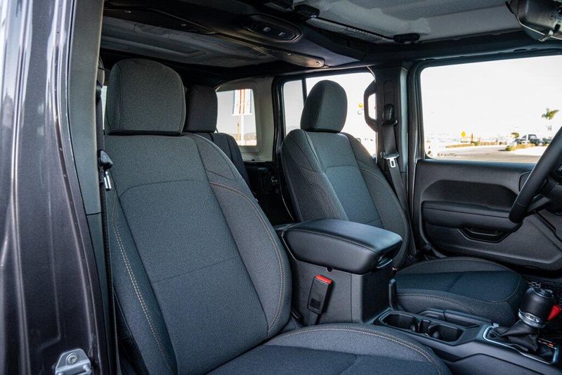 New 2026 Jeep Wrangler Sport SImage 20