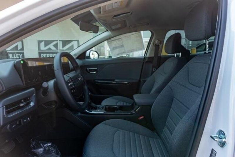 New 2025 Kia K4 EXImage 12