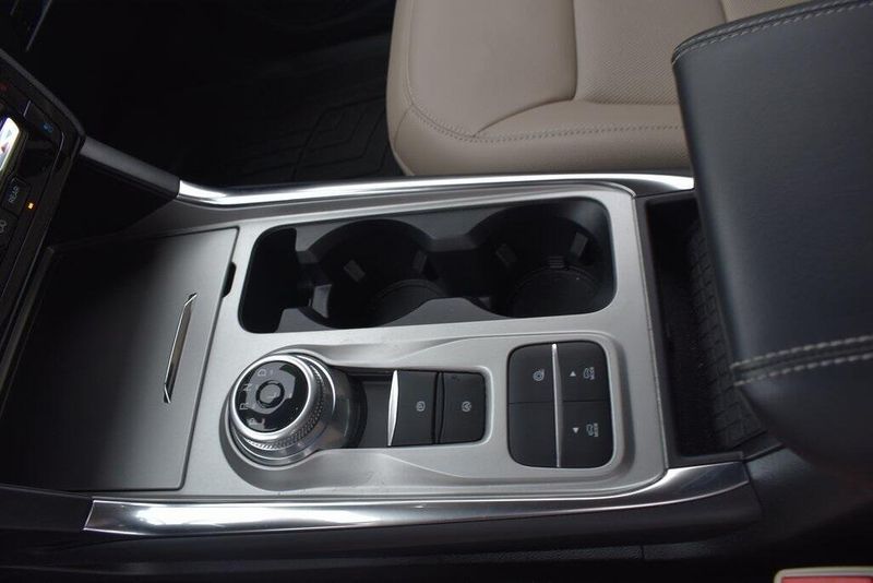 Used 2023 Ford Explorer LimitedImage 19