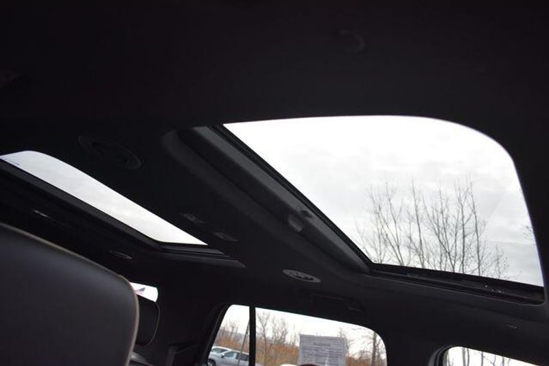 Used 2023 Chevrolet Traverse PremierImage 15