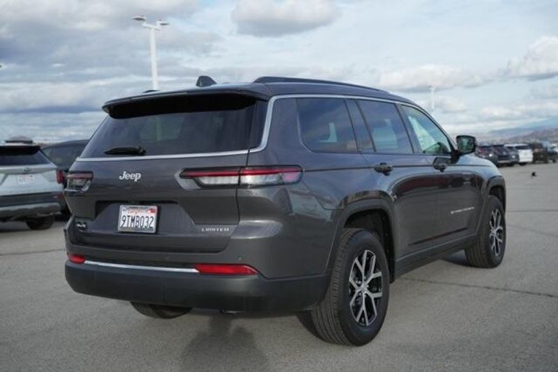 Used 2025 Jeep Grand Cherokee L LimitedImage 7