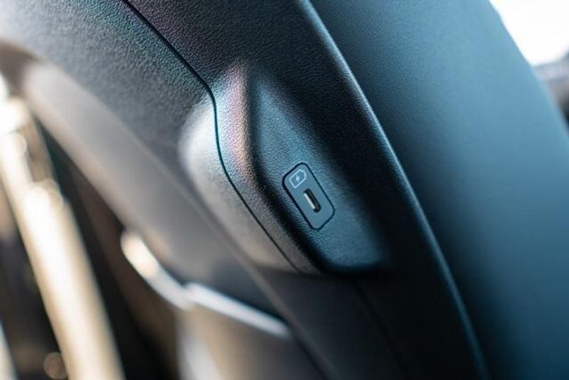 2025 Kia EV6 WindImage 21