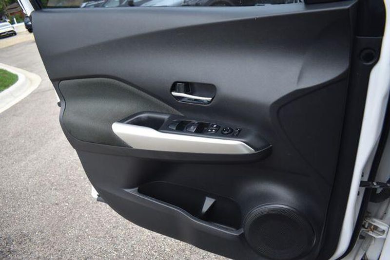 Used 2018 Nissan Kicks SVImage 29