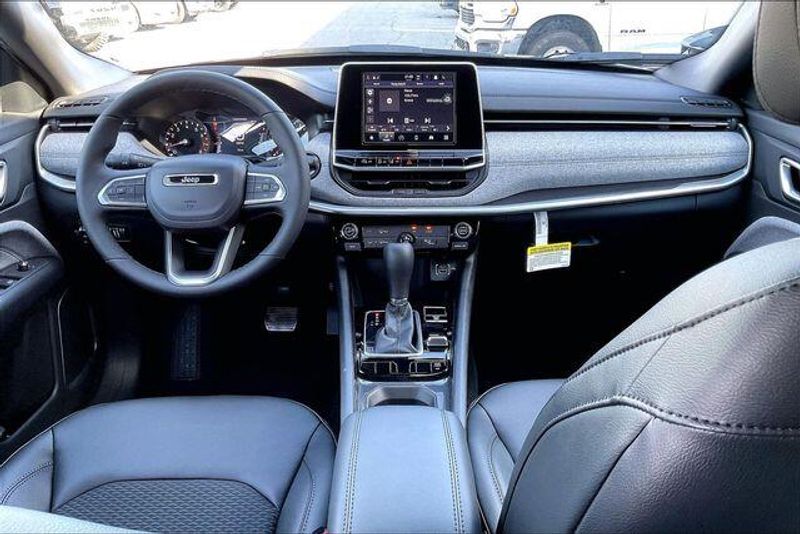 New 2026 Jeep Compass Latitude 4x4Image 4