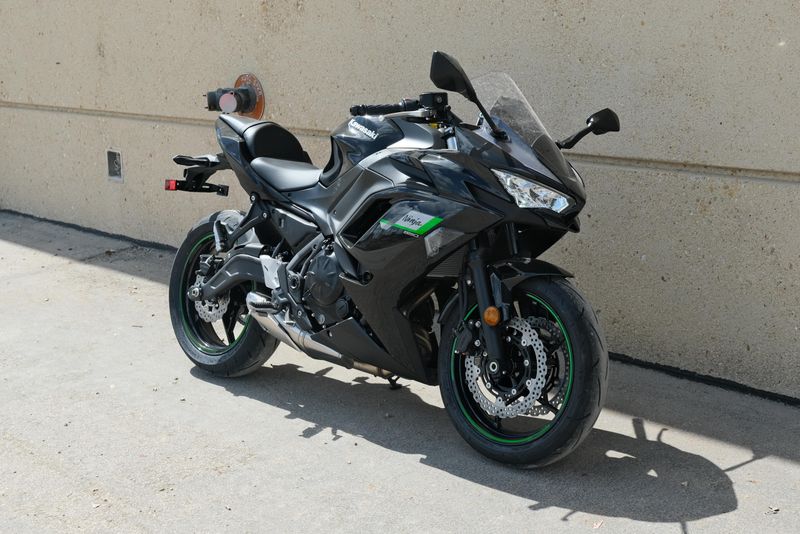 2025 KAWASAKI NINJA 650 METALLIC SPARK BLACK AND METALLIC FLAT SPARK BLACK 