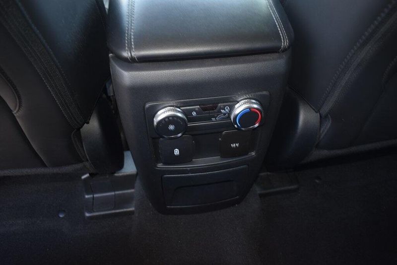 Used 2022 Ford Explorer XLTImage 10