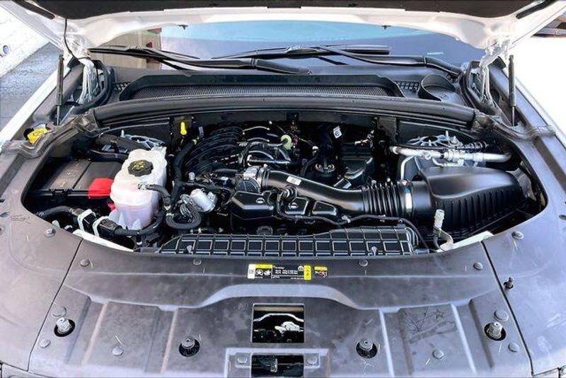 Used 2025 Jeep Grand Cherokee Altitude XImage 9