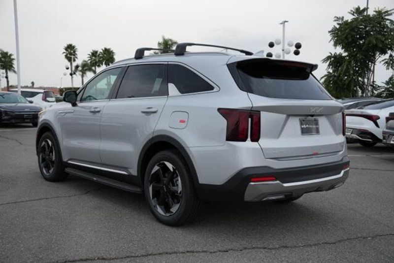 New 2025 Kia Sorento Hybrid EXImage 5
