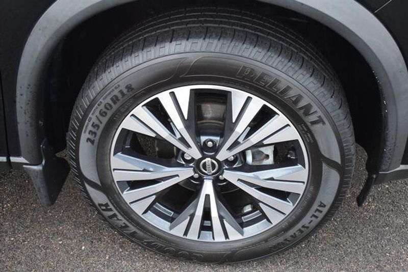 Used 2021 Nissan Rogue SVImage 11