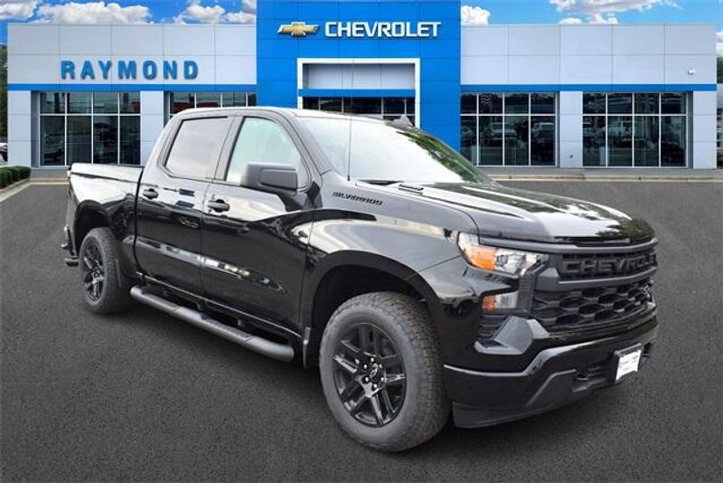 New 2025 Chevrolet Silverado 1500 CustomImage 1