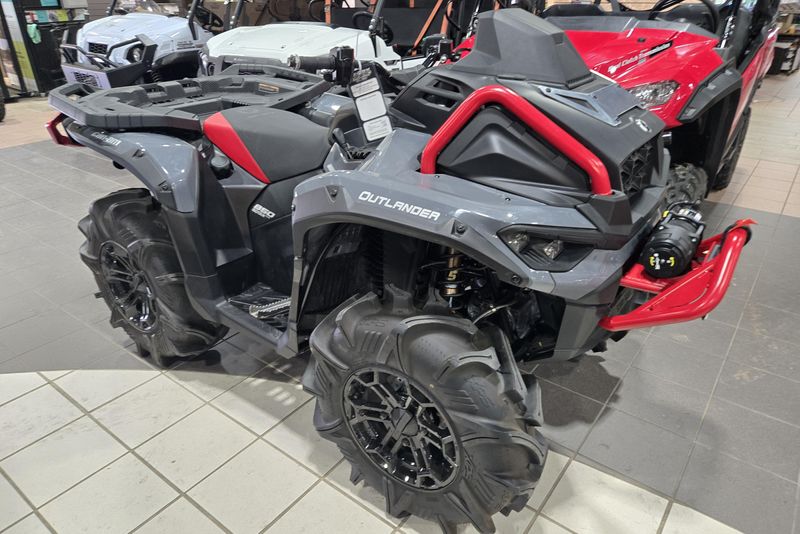 2025 CAN-AM OUTLANDER XMR 850 GRANITE GREY AND LEGION RED 