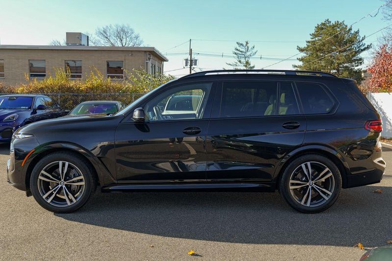 2023 Bmw X7 xDrive40i photo 2