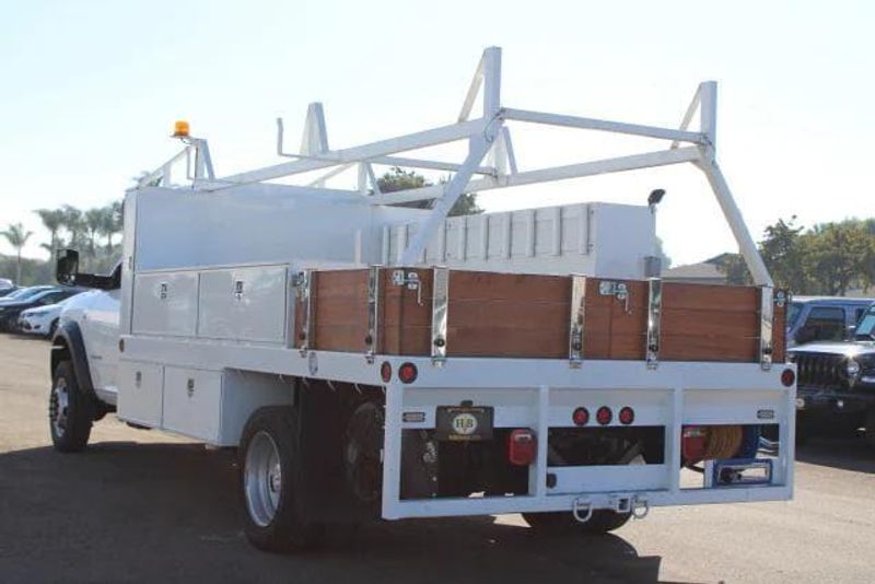 2022 RAM 5500 Chassis Tradesman Regular Cab Belco BodyImage 3