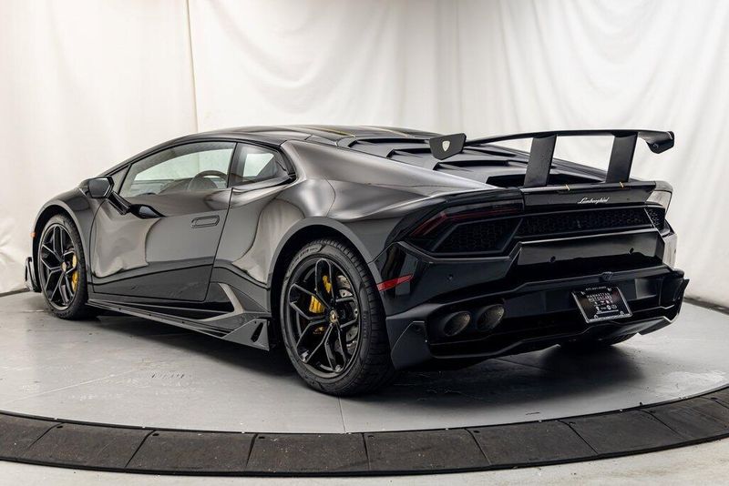 2019 Lamborghini Huracan LP580-2Image 3