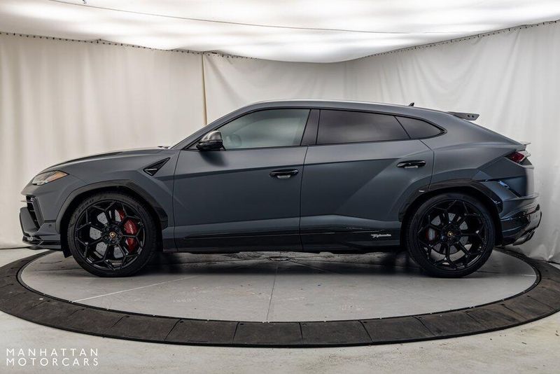 2024 Lamborghini Urus PerformanteImage 2