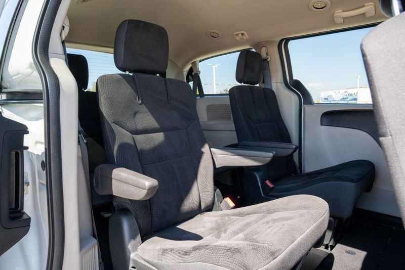 Used 2018 Dodge Grand Caravan SEImage 18