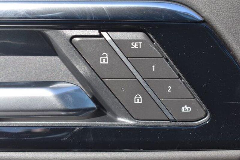 New 2026 Chevrolet Suburban PremierImage 28