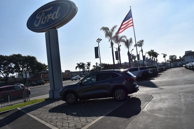 2025 Ford Escape Plug-In Hybrid BaseImage 23