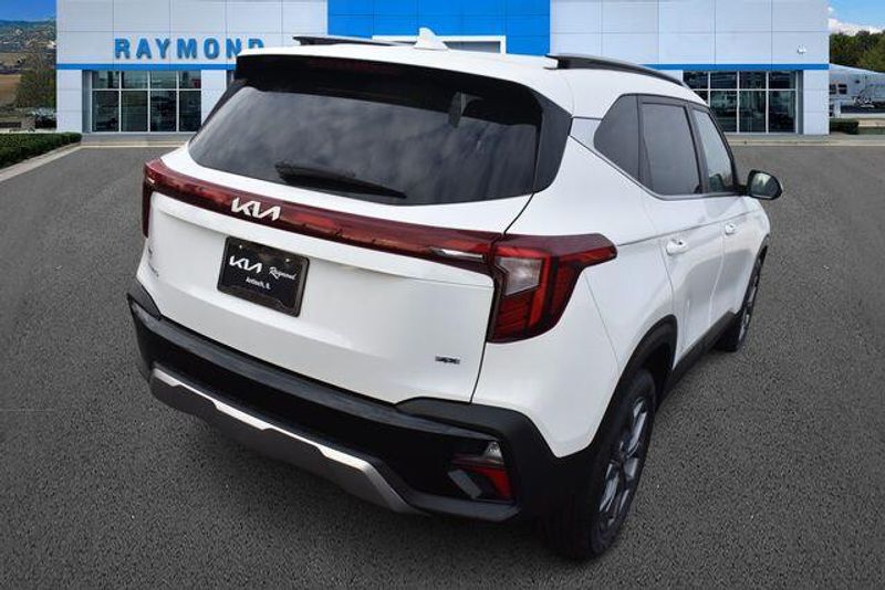 Used 2024 Kia Seltos SImage 3