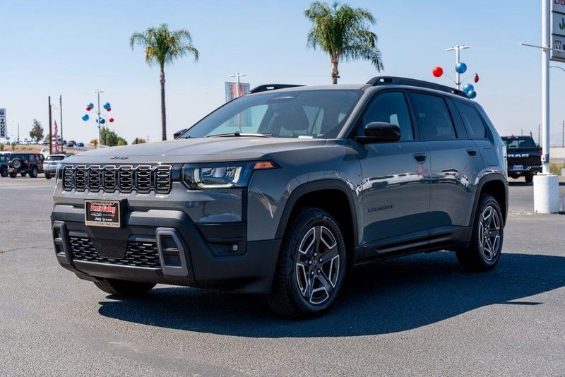 New 2026 Jeep Cherokee LaredoImage 3