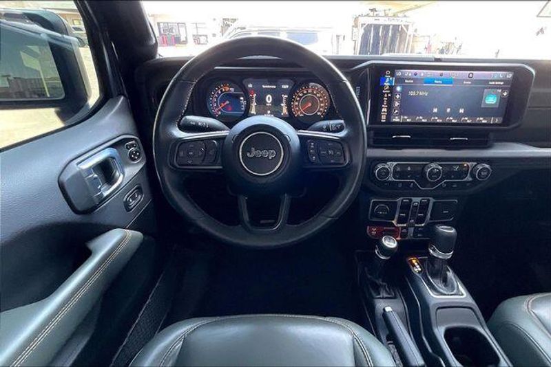 Used 2024 Jeep Gladiator MojaveImage 4