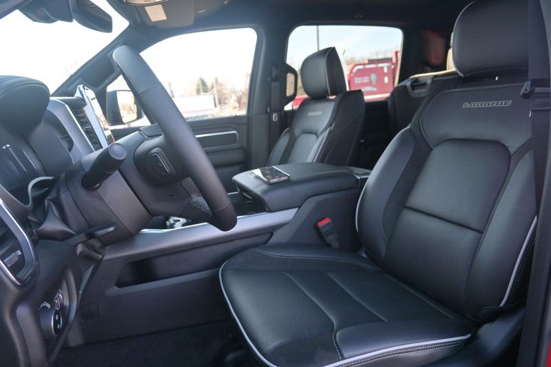 2025 RAM 1500 LaramieImage 11
