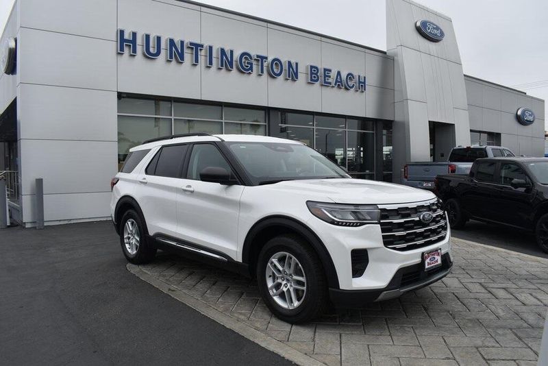 New 2025 Ford Explorer ActiveImage 1