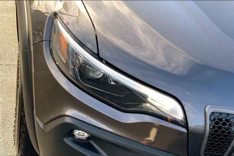 Used 2019 Jeep Cherokee TrailhawkImage 27