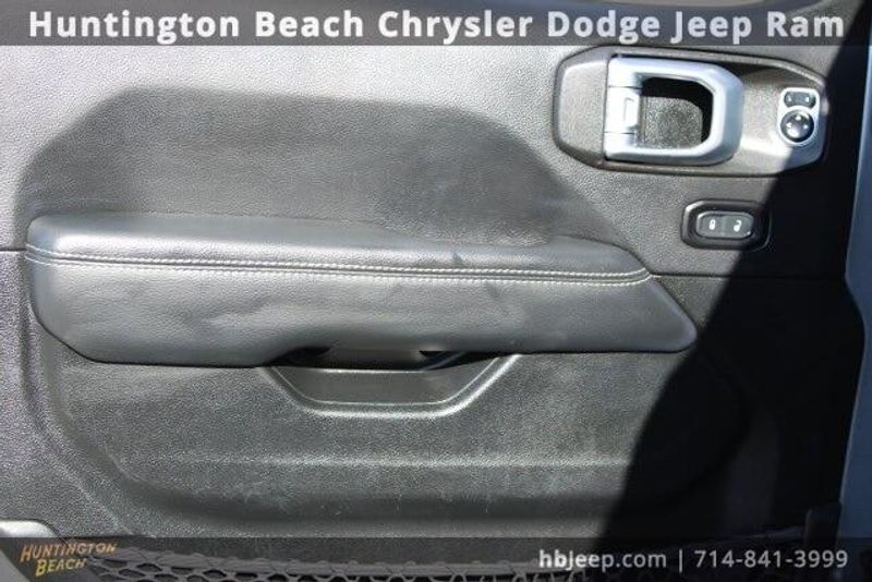 2020 Jeep Wrangler Unlimited SaharaImage 10
