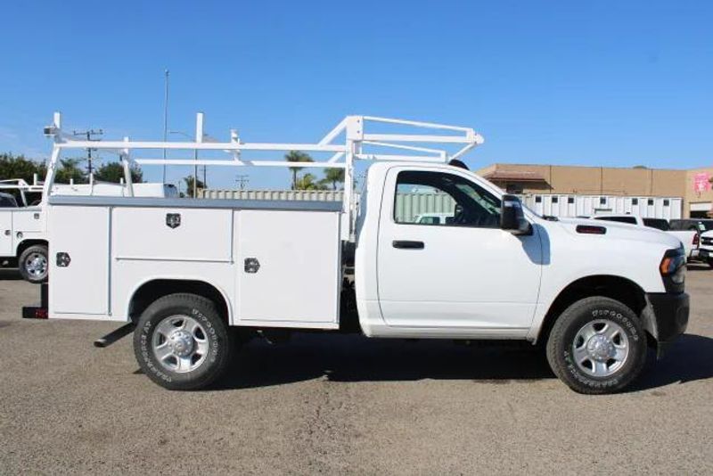 2024 RAM 2500 Tradesman Regular Cab Harbor BodyImage 3