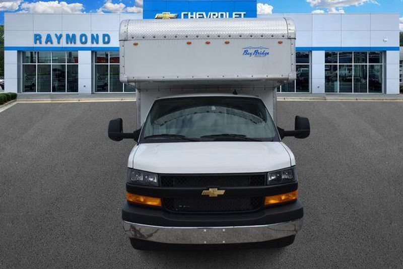 New 2025 Chevrolet Express 3500 Work VanImage 10